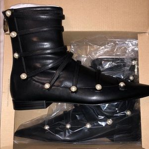 Fabulous Pointed Toe Ankle Boots